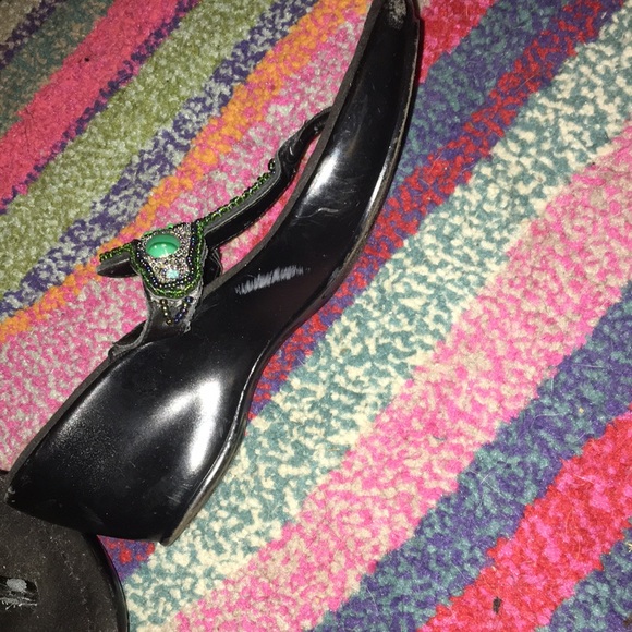 Sandals - Picture 2 of 3